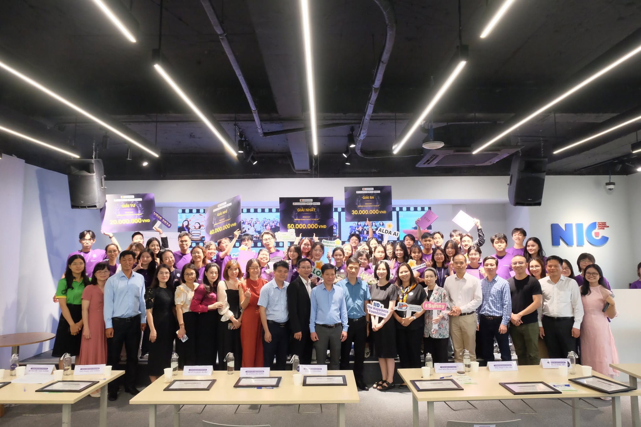Facebook Group Vietnam Changemaker